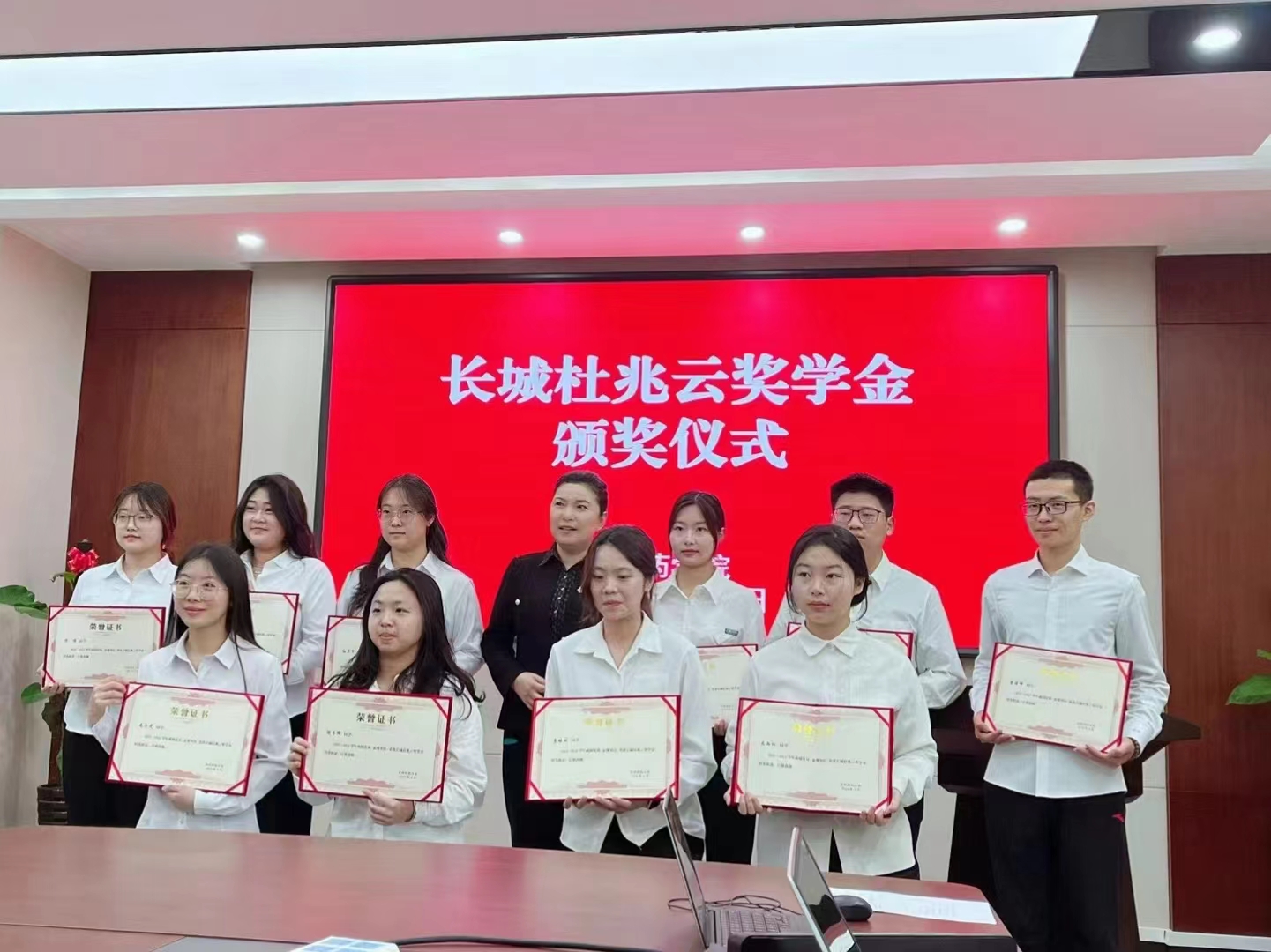 专注过滤35年，心系千万学子