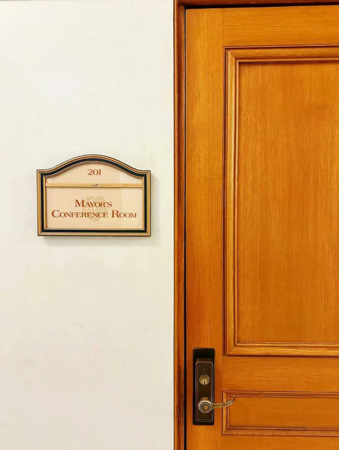 旧金山政府成员和旧金山商会代表交流会