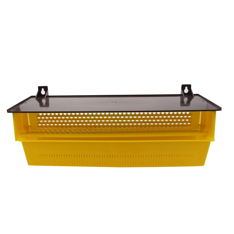 Plastic bee pollen trap