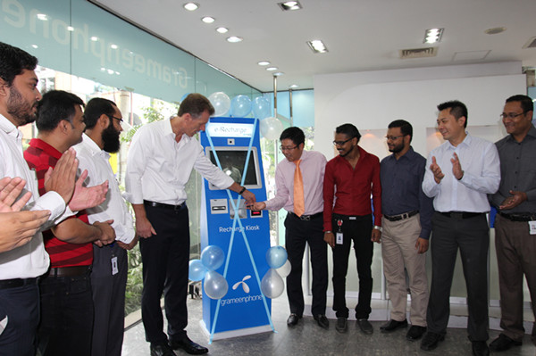 Eastcompeace ranks No. 1 in China Mobile's SIM card tender for the first quarter of 2006 (2006-2-9 / 1979)