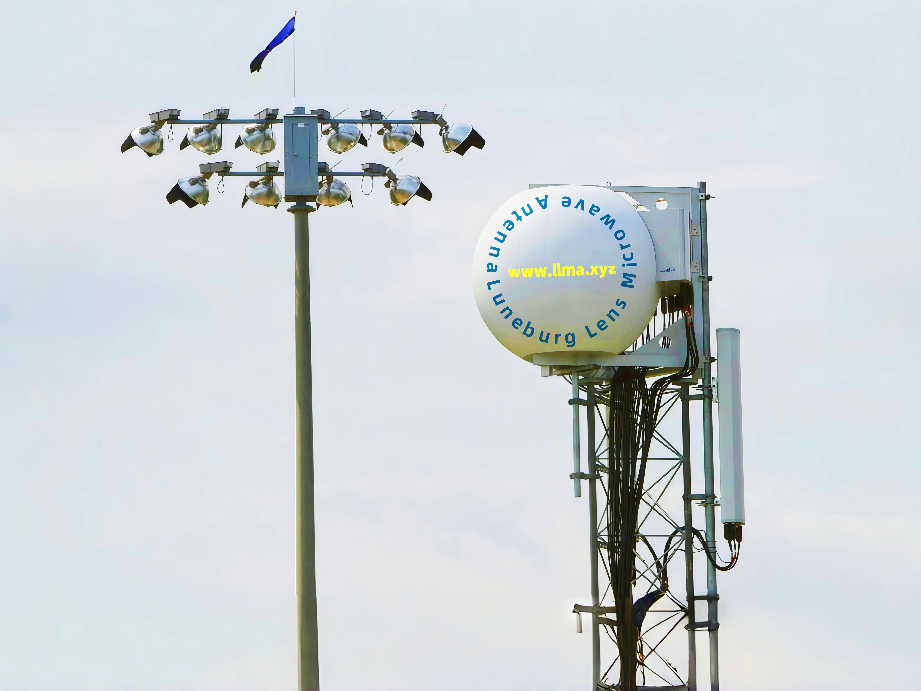 الترجمة النهائية:كشف النقاب عن هوائي عدسة لونبيرغ: 