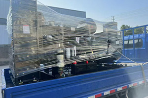 13L发动机，常载400KW发电机组，底座油箱设计为油田进队服务