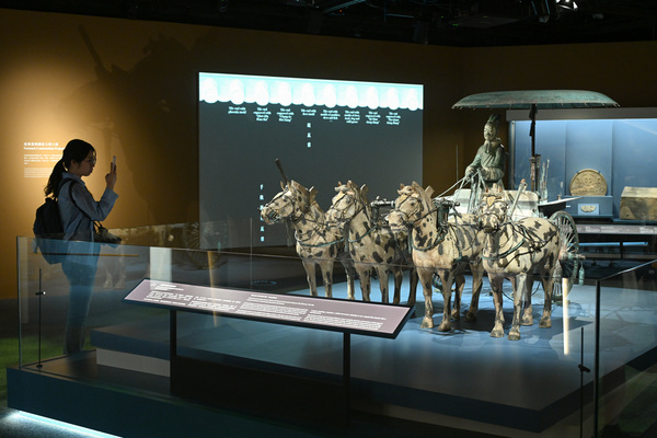 秦始皇兵馬俑在港展出