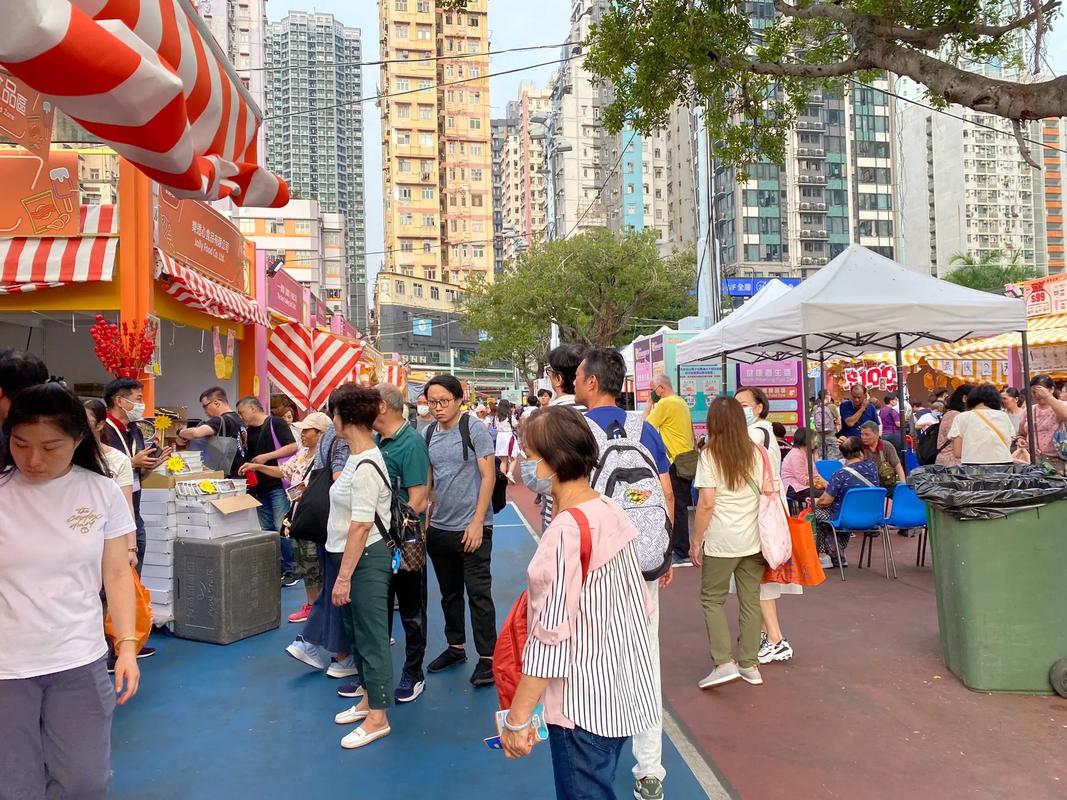 美食嘉年華開鑼 市民千元掃平貨 商戶薄利多銷促生意