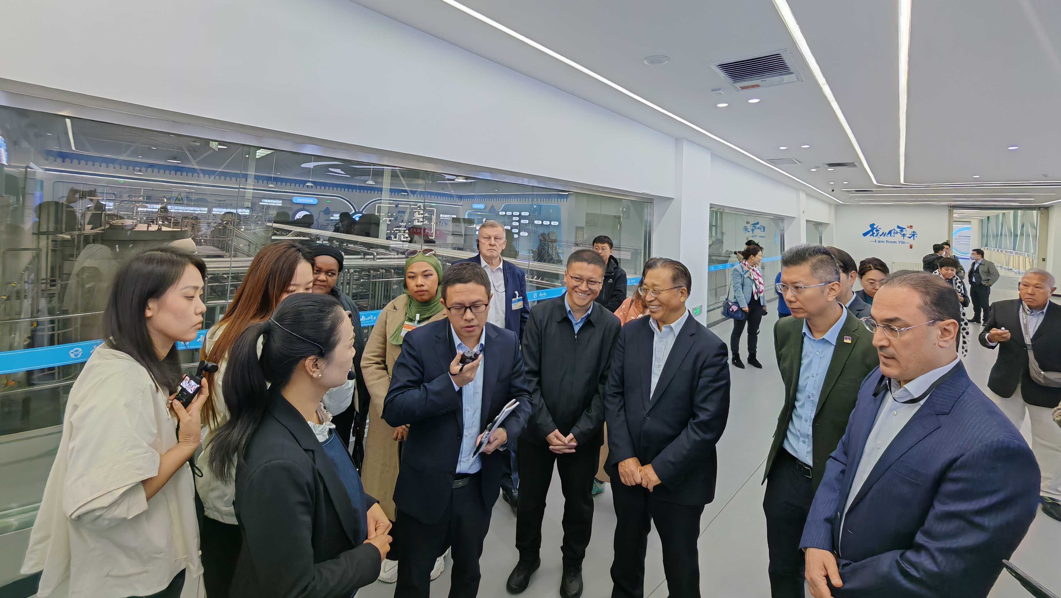 崔建春率團訪新疆 強調黨的領導與新港合作潛力