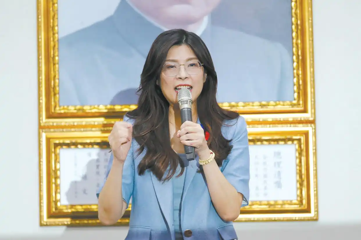 郑丽文当选国民党主席，面临多重考验