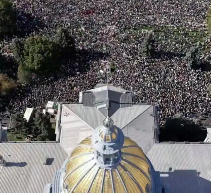 全美「不要國王」示威浪潮再起 特朗普經濟支持率創新低