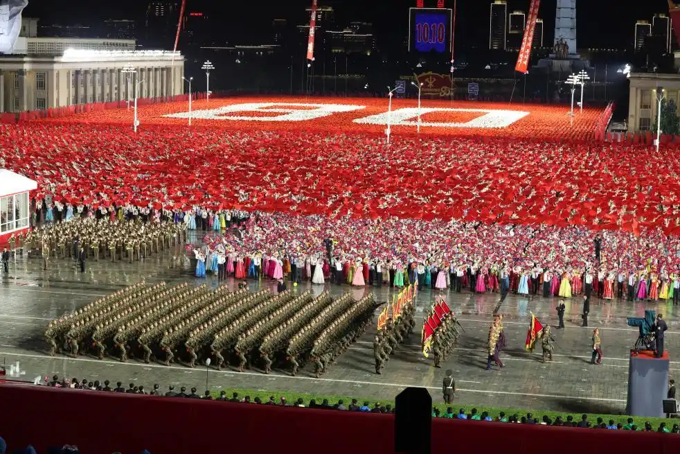 朝鮮舉行盛大閱兵式慶祝勞動黨成立 80 周年，多款先進裝備亮相