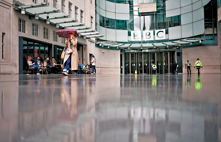 BBC高層地震：總裁與新聞主管雙雙請辭 特朗普紀錄片剪輯風波引爆信任危機