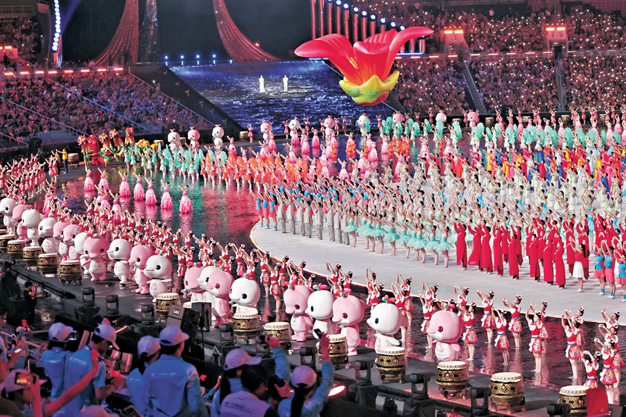 粵港澳「三合一」壓軸登場 全場同唱《我和我的祖國》掀高潮