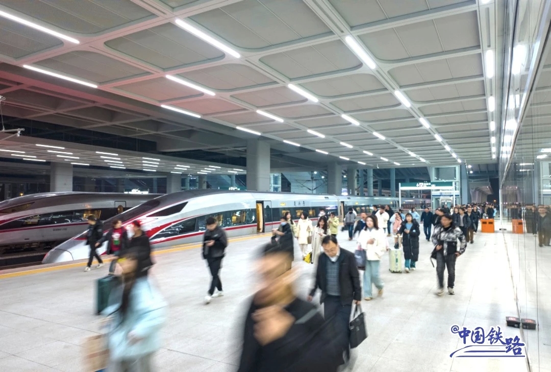 鐵路客運再創新高：前十月發送旅客39.5億人次，多措並舉提升服務