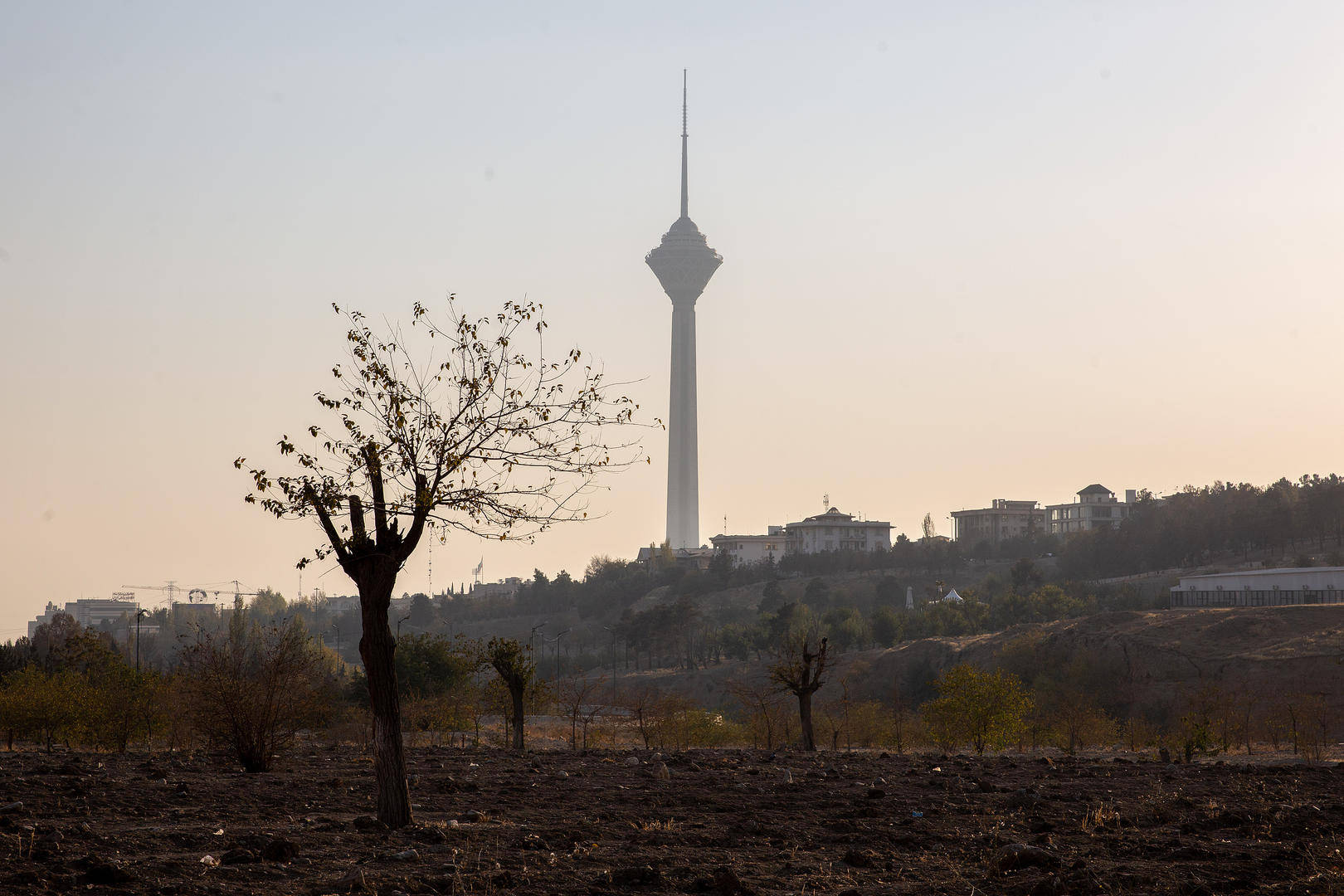 德黑蘭水庫告急，伊朗首都真的可能“搬家”？