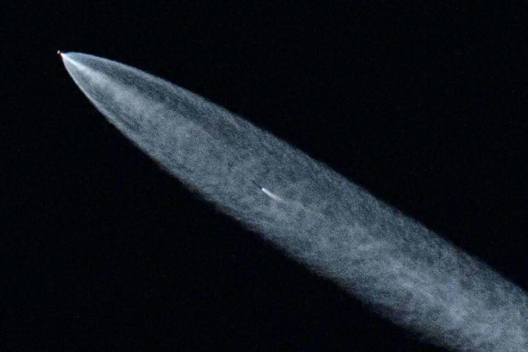 SpaceX衛星突然爆炸，碎片滿天飛！別讓太空變成人類的新垃圾場