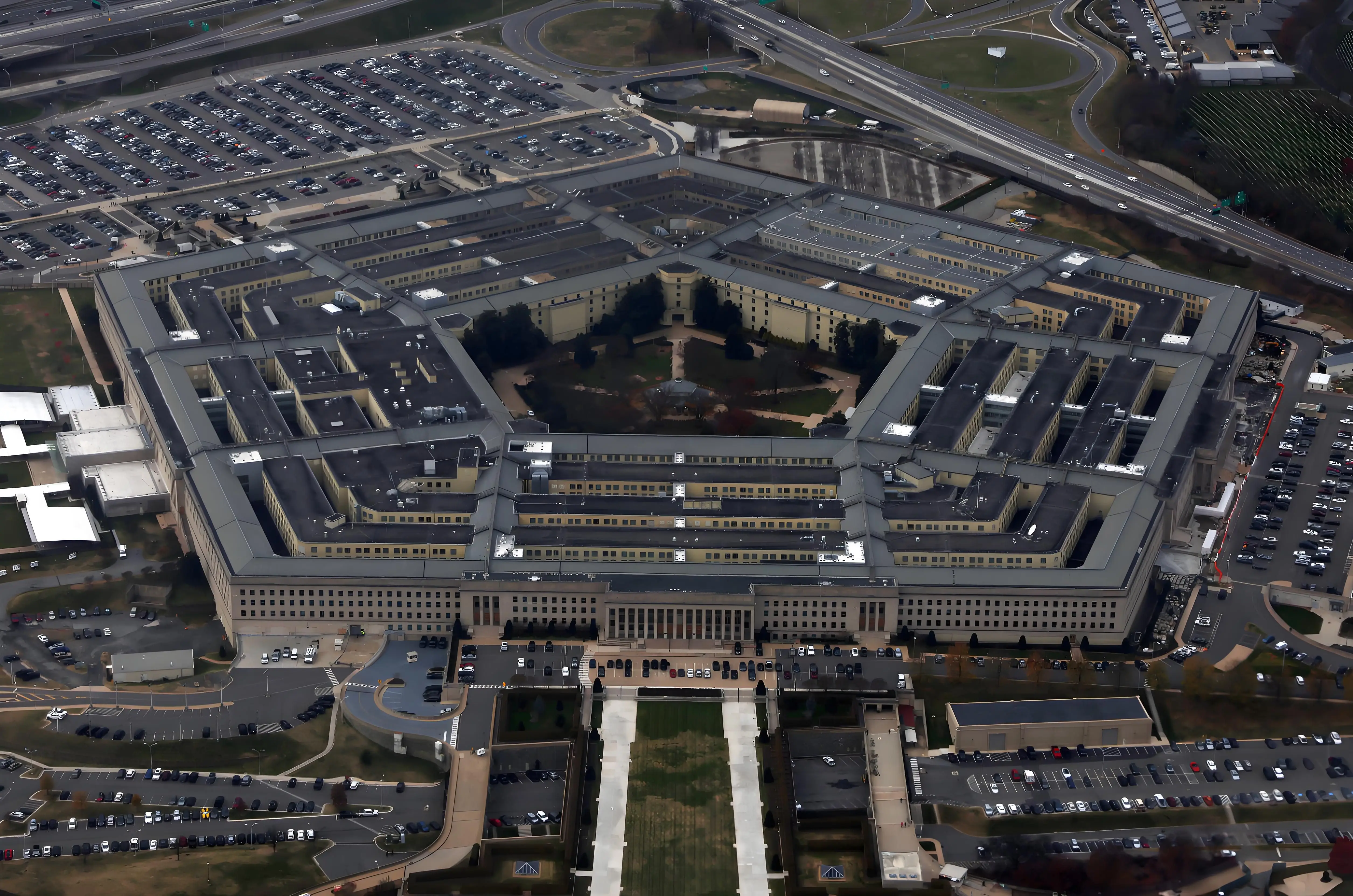 五角大樓啟動「無人機優勢計劃」 斥資10億美元採購逾30萬架自殺式無人機