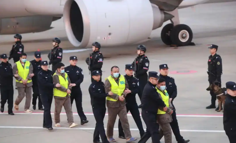 中缅泰联合执法再显成效 逾千名涉诈嫌疑人自妙瓦底押解回国 跨国打击电诈行动持续深化