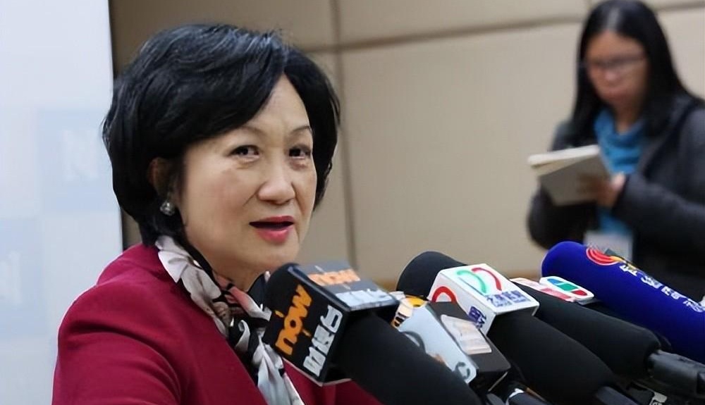 葉劉淑儀倡立法會須配合政府「追上格局」 回顧動盪期最難忘「一地兩檢」等工作