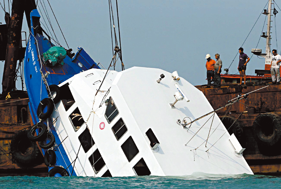 死因庭裁決南丫海難39人「非法被殺」 揭船廠有意識不裝水密門 家屬等候全面裁決