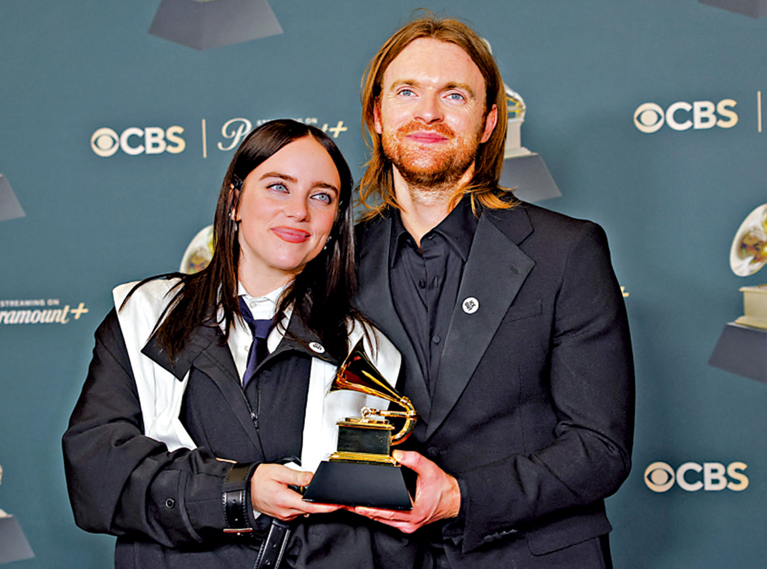 格林美獎舞台變政治抗議場 眾星佩戴「ICE Out」徽章齊聲譴責執法暴力 特朗普與主持人隔空交火