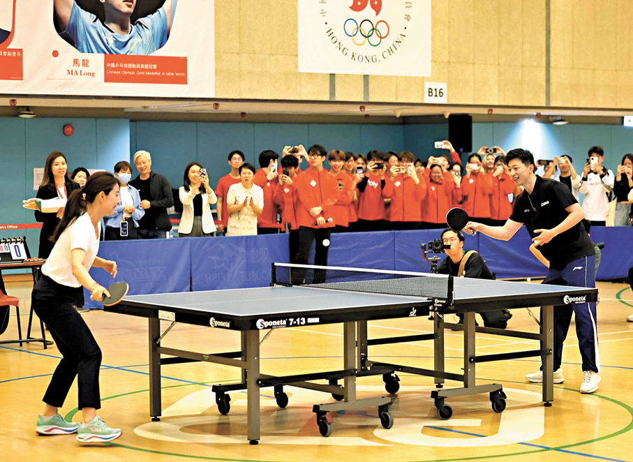 馬龍旋風訪港 理大論道勉青年