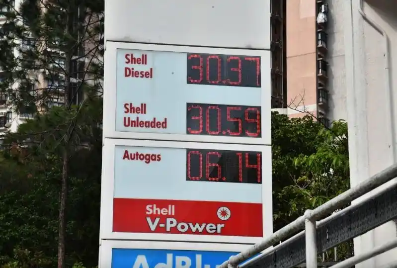 油價戰火中飆升 香港車主苦不堪言 電動車銷情意外獲提振