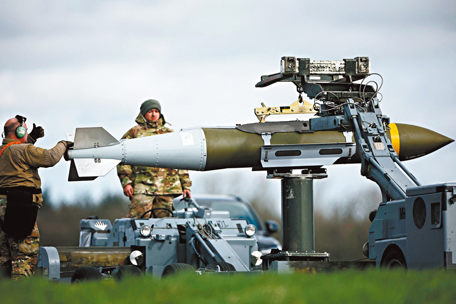 言行相悖：特朗普揚言撤軍之際 美續增兵中東