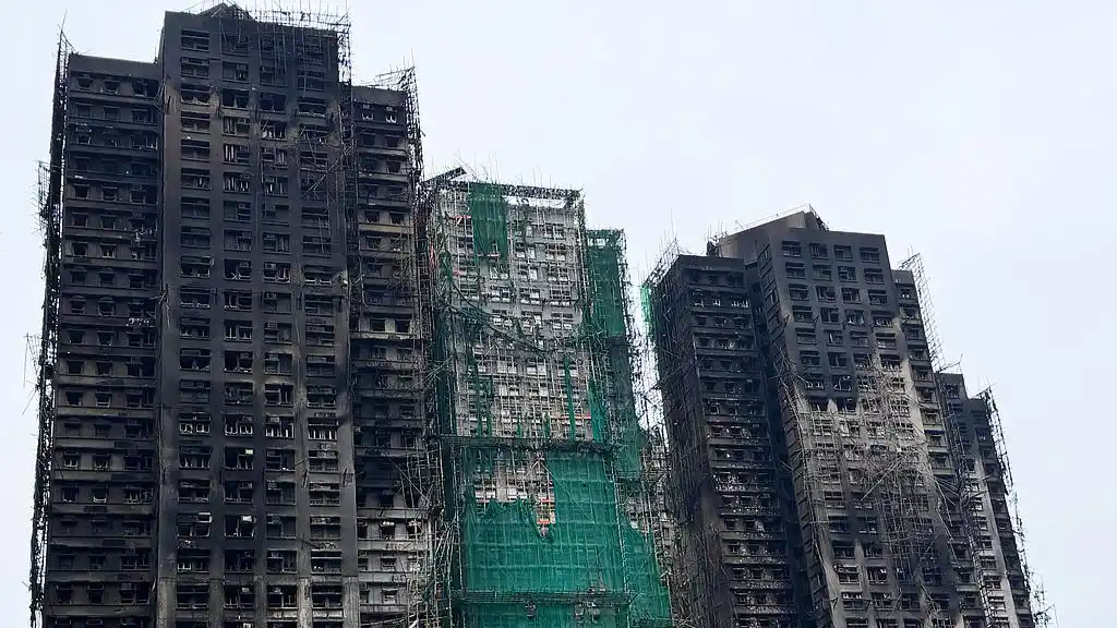 宏福苑大火聽證會揭多重造假 承建商涉用廉價非阻燃棚網兼「走精面」避查