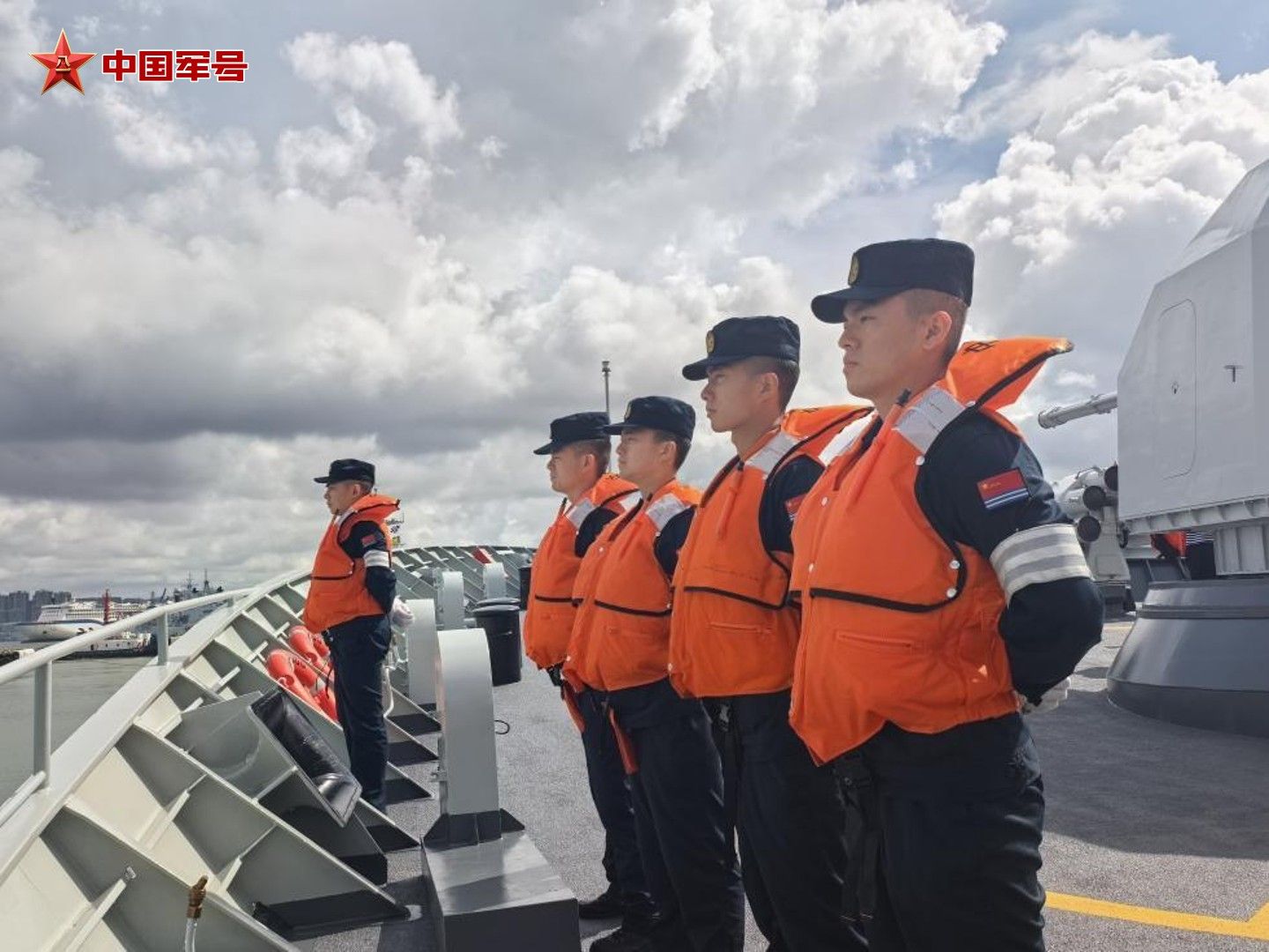 紅船模型跨越千里入駐香江 駐港部隊喜迎建黨百年獻禮