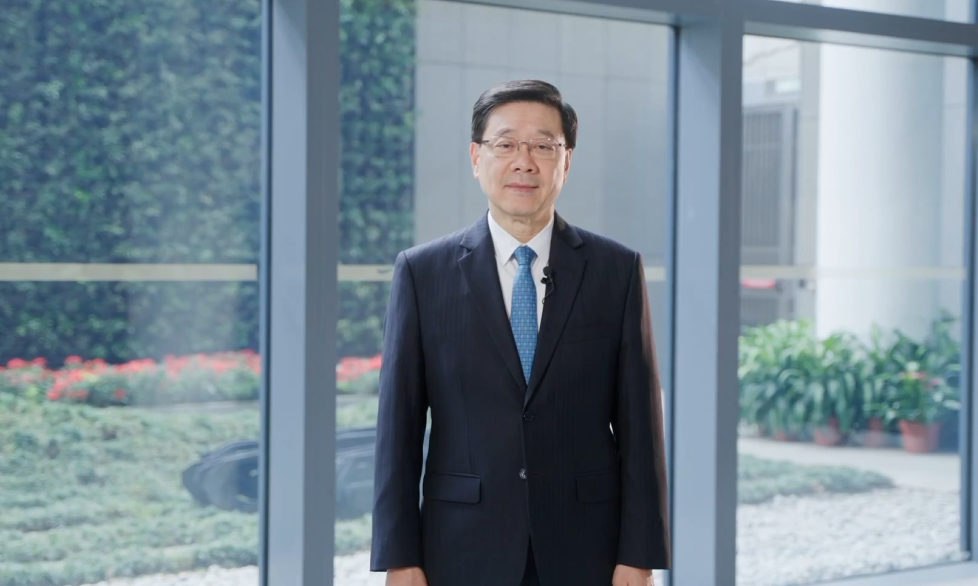 李家超：黃金周統籌迎客 嚴打強迫購物