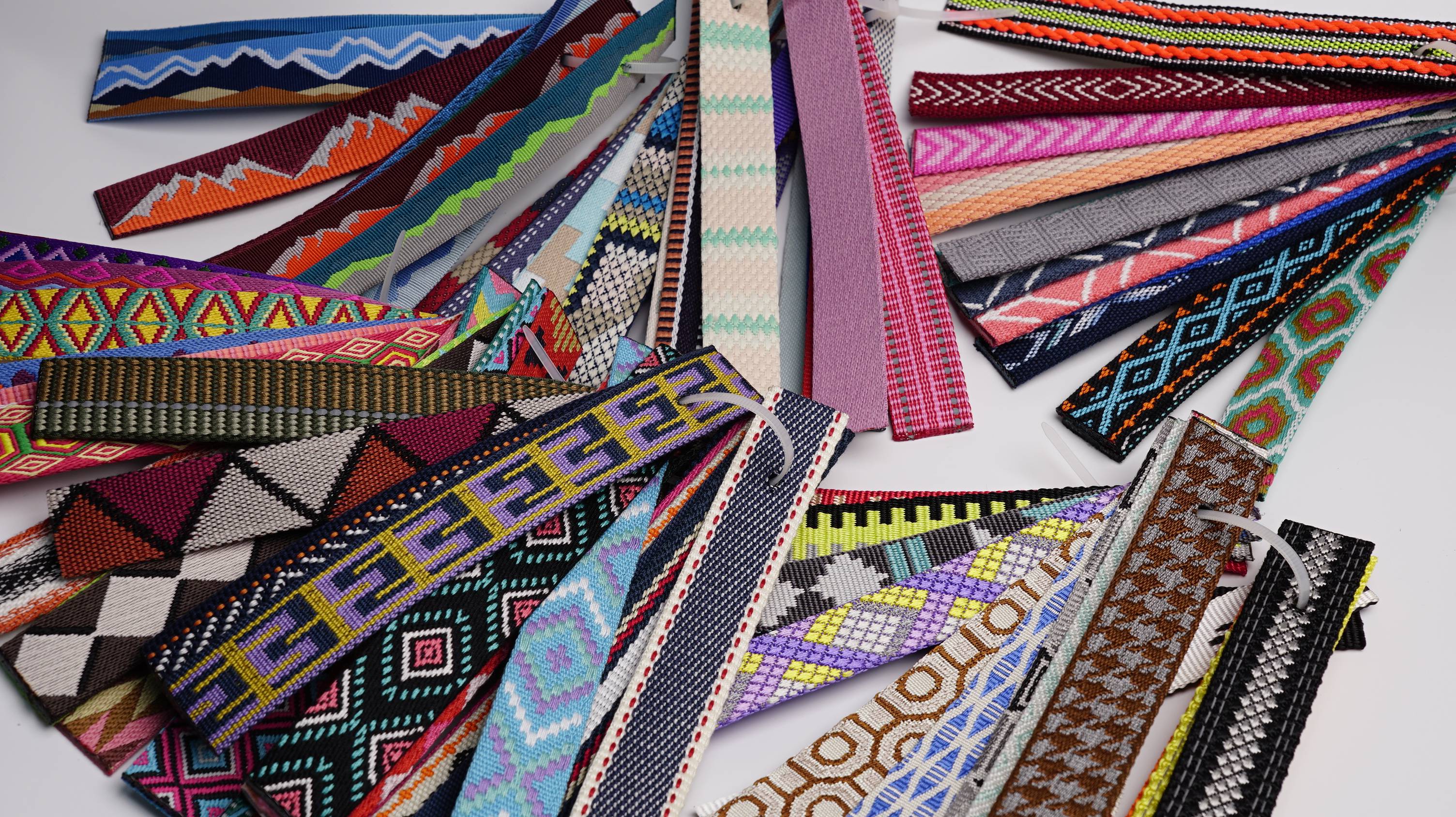 匠心独运 —— 提花织带的艺术魅力