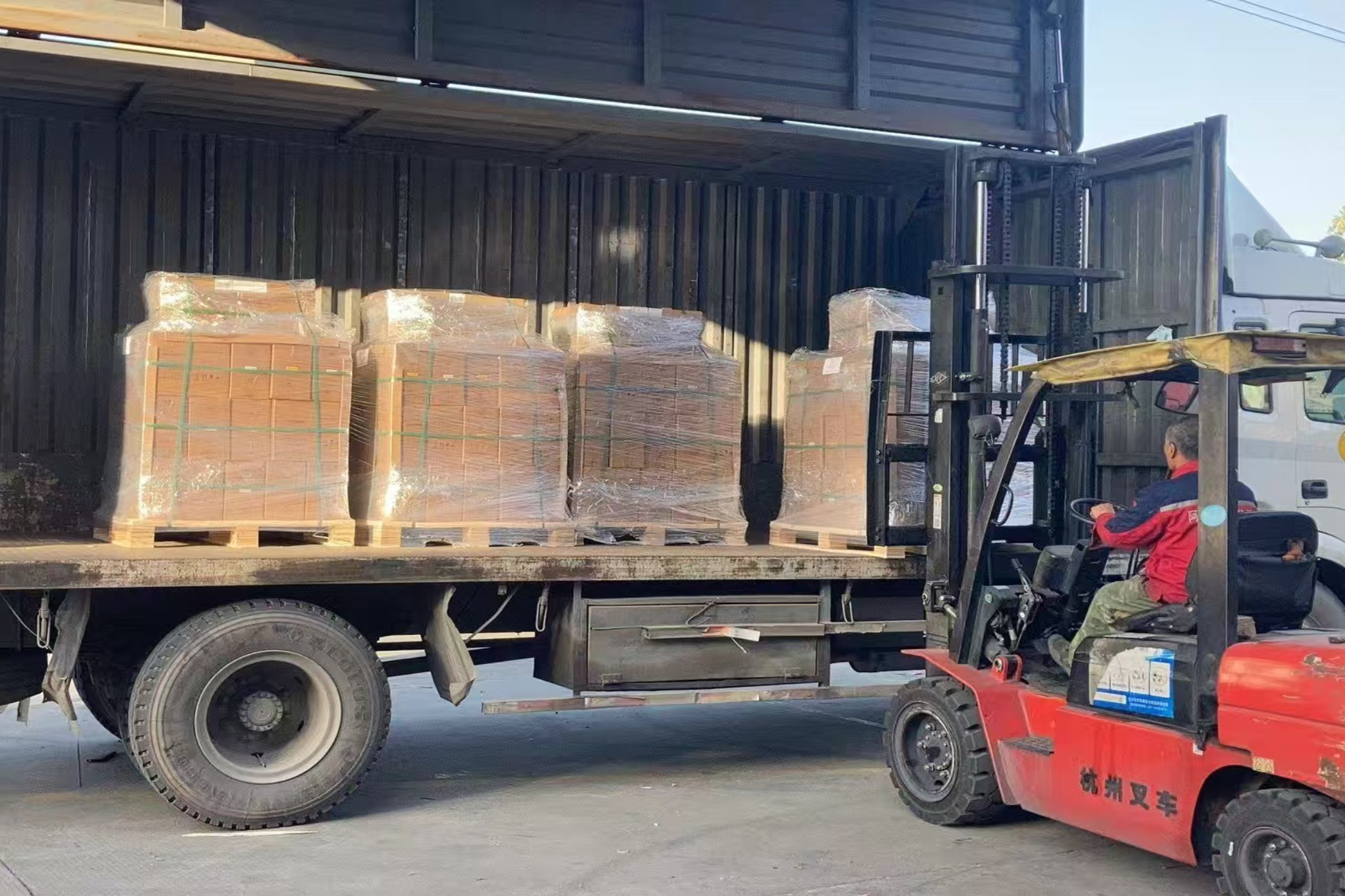 铅酸电池运输案例