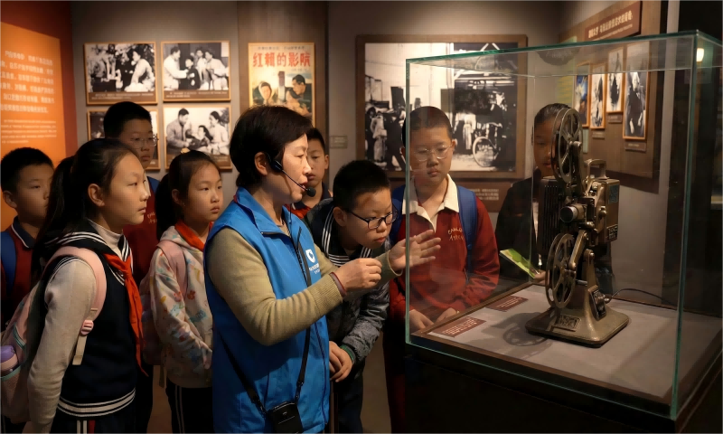 “双百促双减”系列科普活动之中国电影博物馆进校园活动