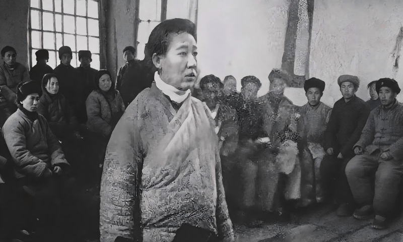 1947年，川岛芳子接受审判，穿着棉袄，已无往日神气