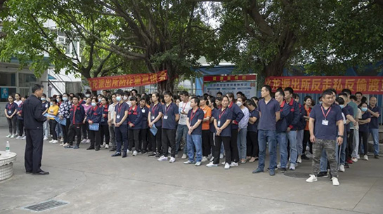 化龙派出所到奥莱开展防范诈骗宣传讲座