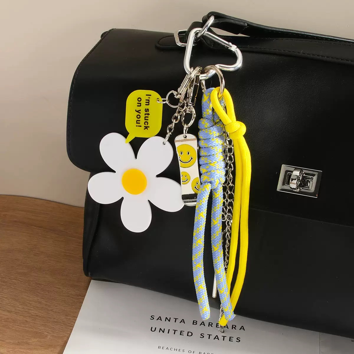 Daisy Flower Keychain with Heart Carabiner – Cute Yellow & Blue Bag Charm