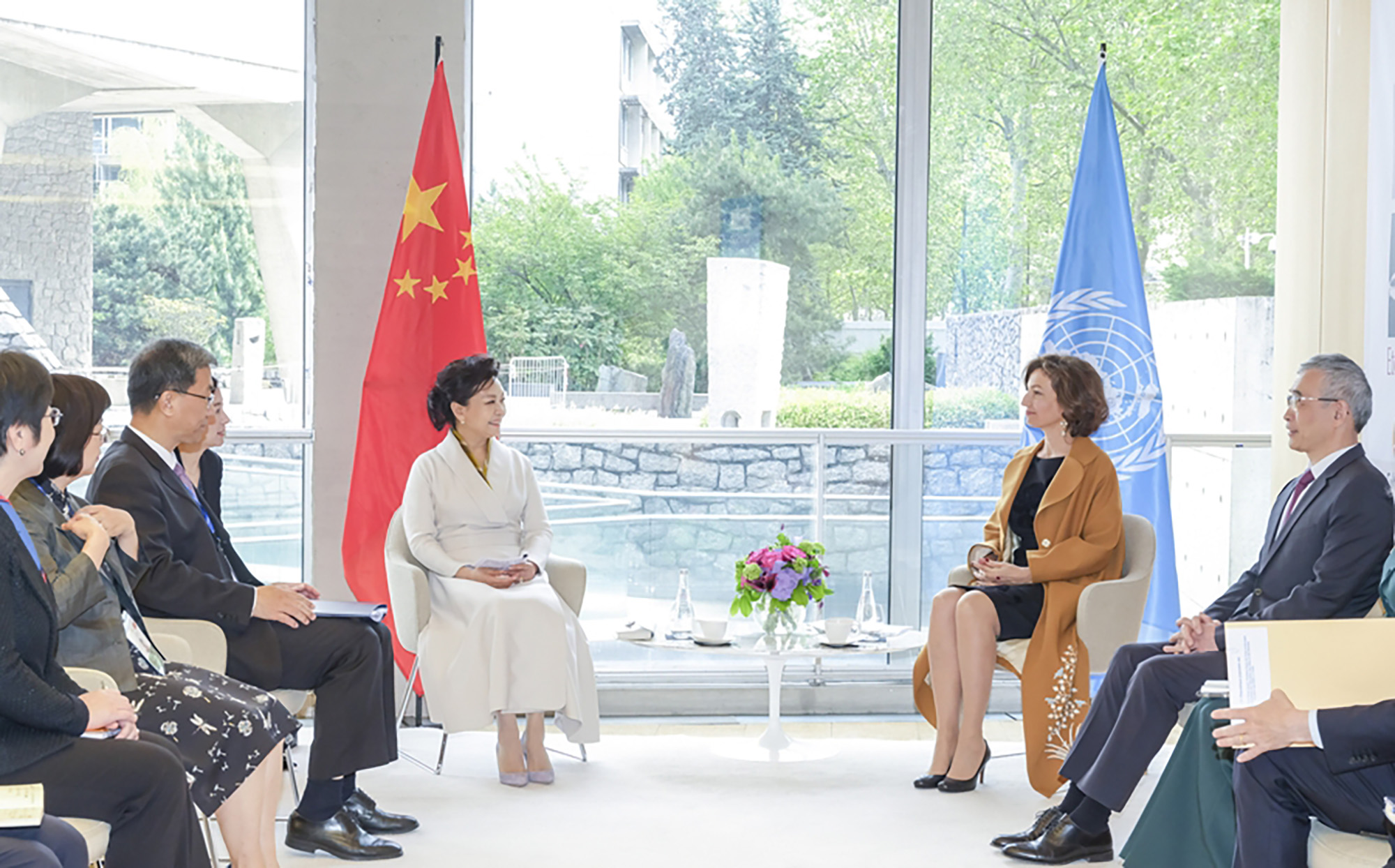 Peng Liyuan Visite au siège de l’unesco et rencontre avec le directeur général d’azoulay