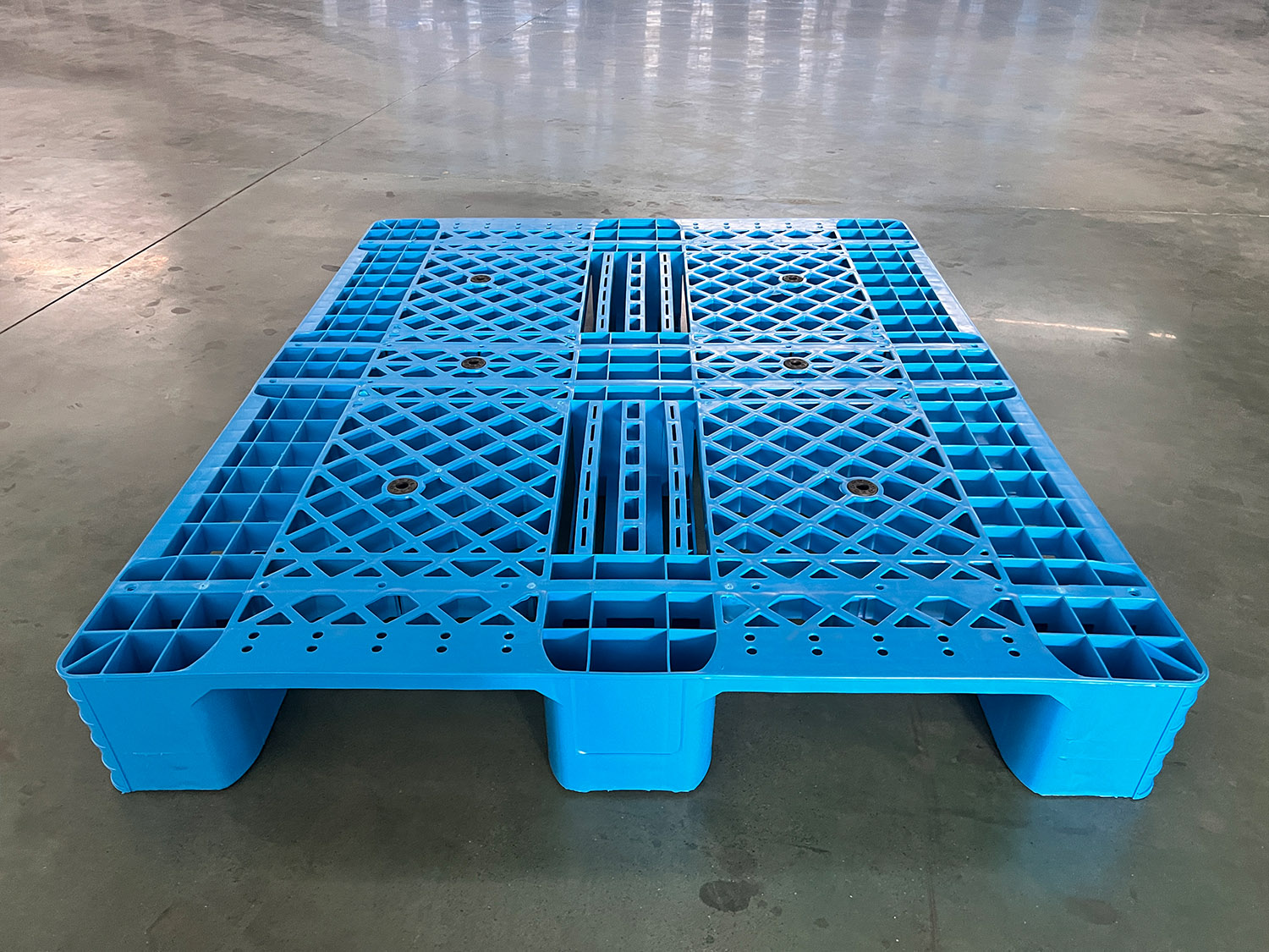 川字网格塑料托盘 | 四面进叉 通风防潮 通用仓储物流