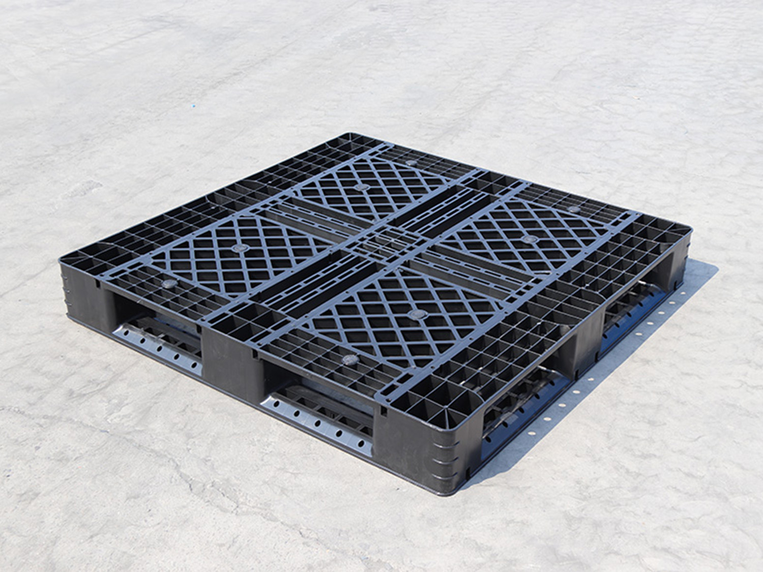 黑色一次性周转塑料托盘 | 经济便捷 免回收 适合短期周转