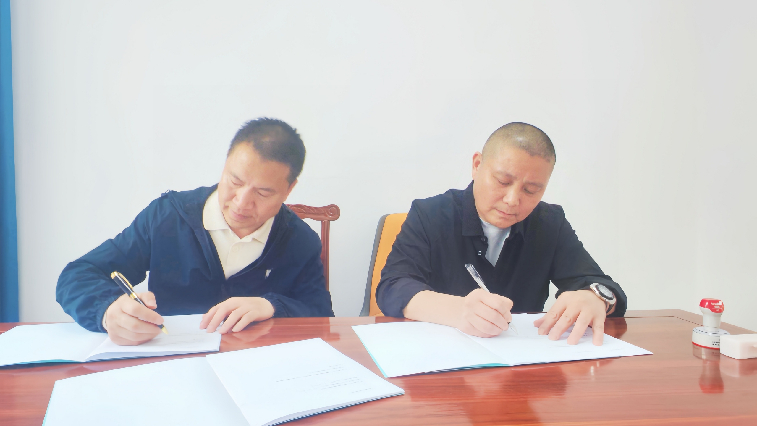 喜讯丨新华中孚集团成功签约广南文旅项目