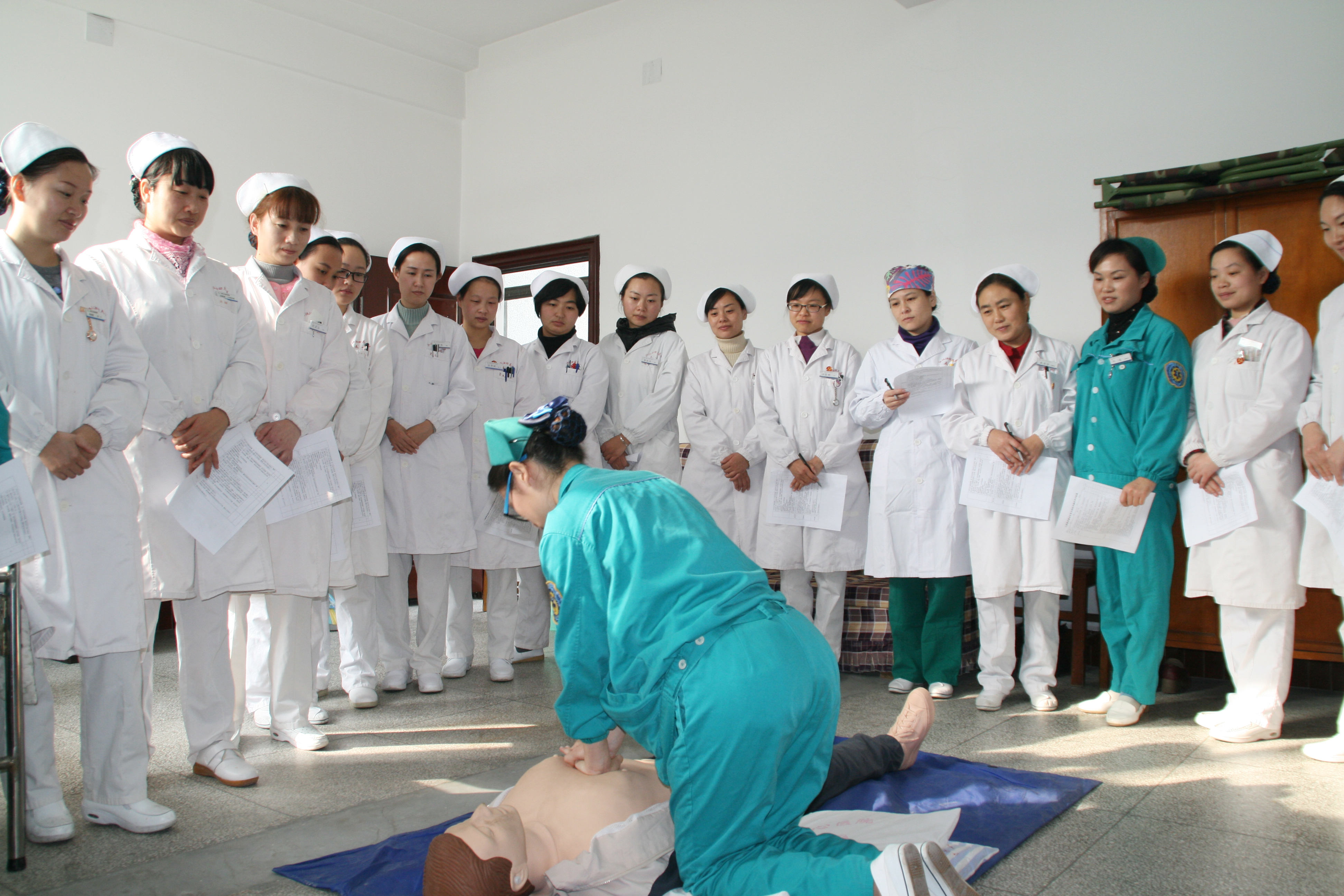 五七院区护理部开展护理技能培训