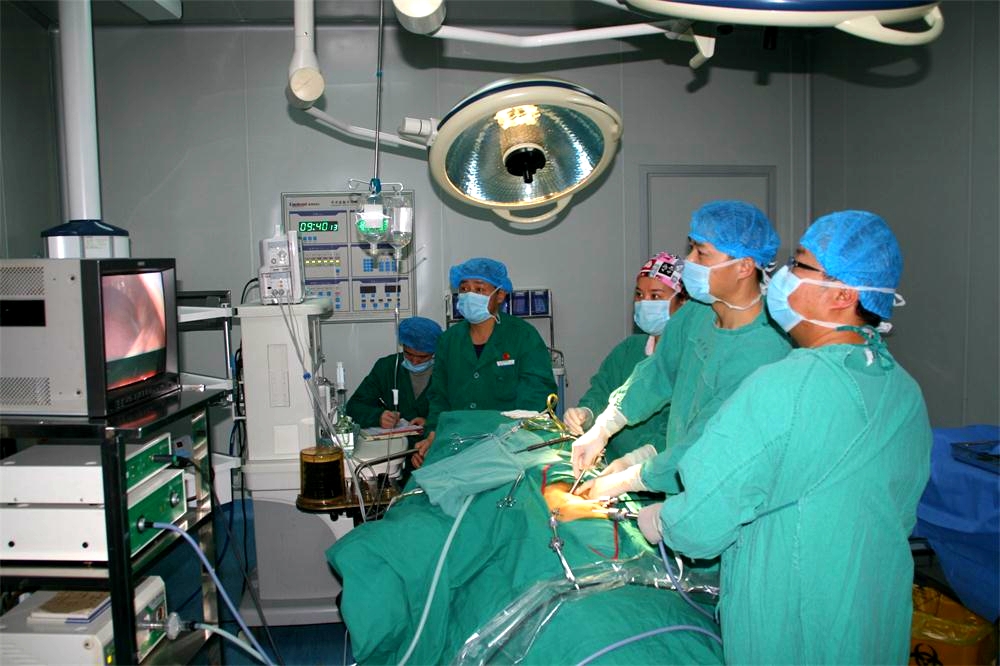 五七院区外一科成功施行一例高龄病人腔镜胆囊切除术
