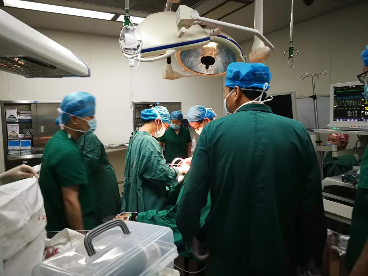 脐带脱垂 命悬一线 油田总医院妇产科 麻醉科上演极速6分钟抢救奇迹 