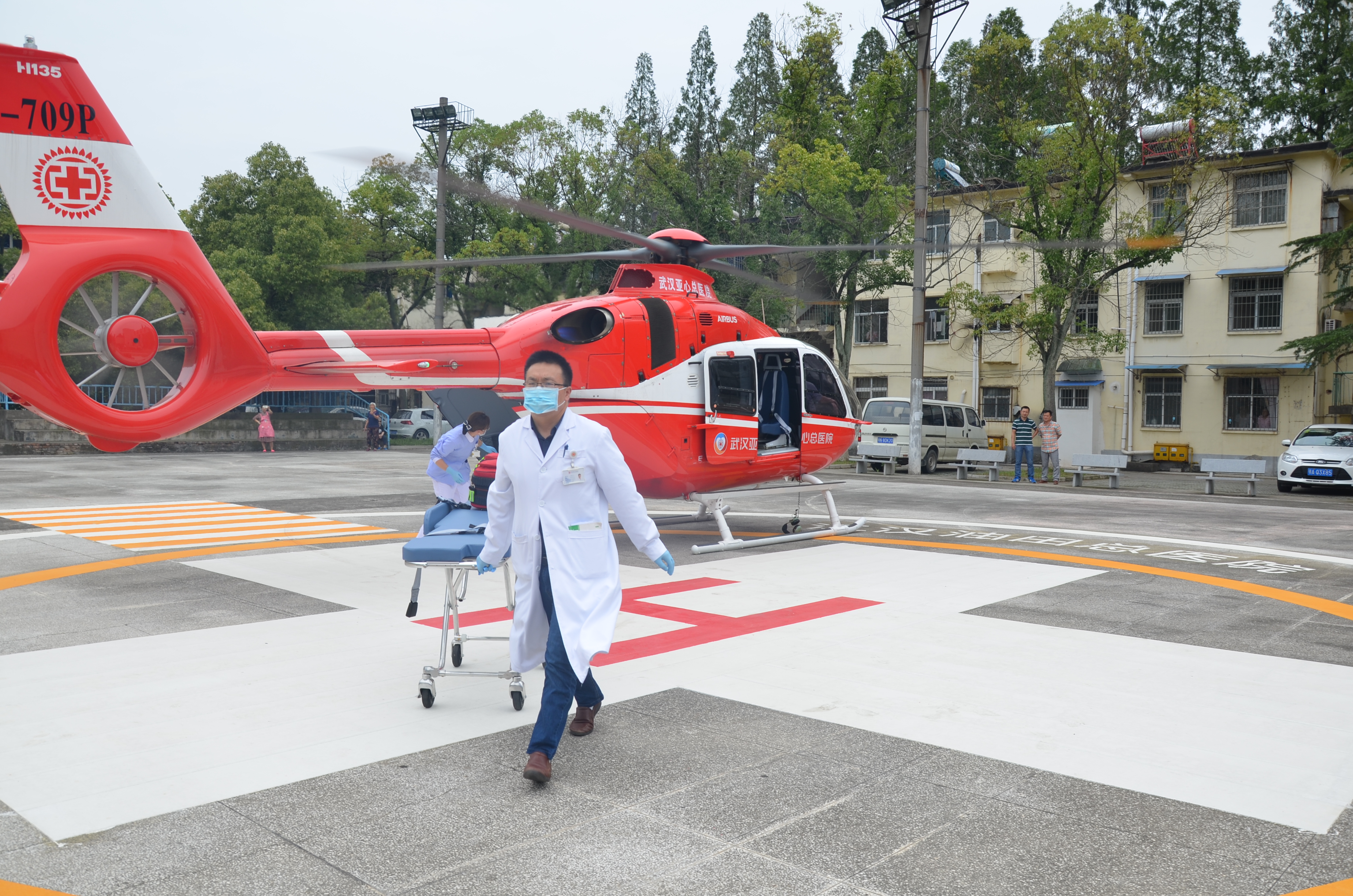 油田总医院建立起完善的空中救援平台 