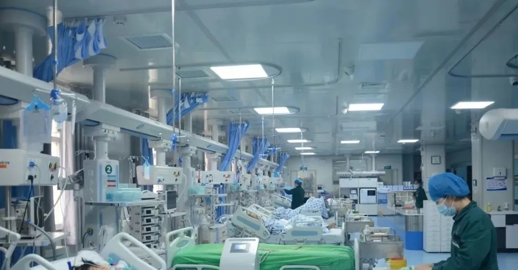 凌晨车祸，生死救援！医院多学科团队携手创造生命奇迹