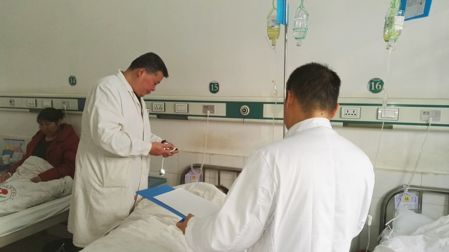 五七院区组织医疗专家到潜江乡镇卫生院坐诊、查房和业务培训