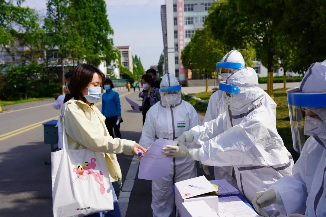 油田总医院多举措助力复课复学 
