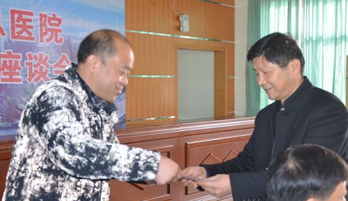 我院召开医德医风、政风行风监督员座谈会