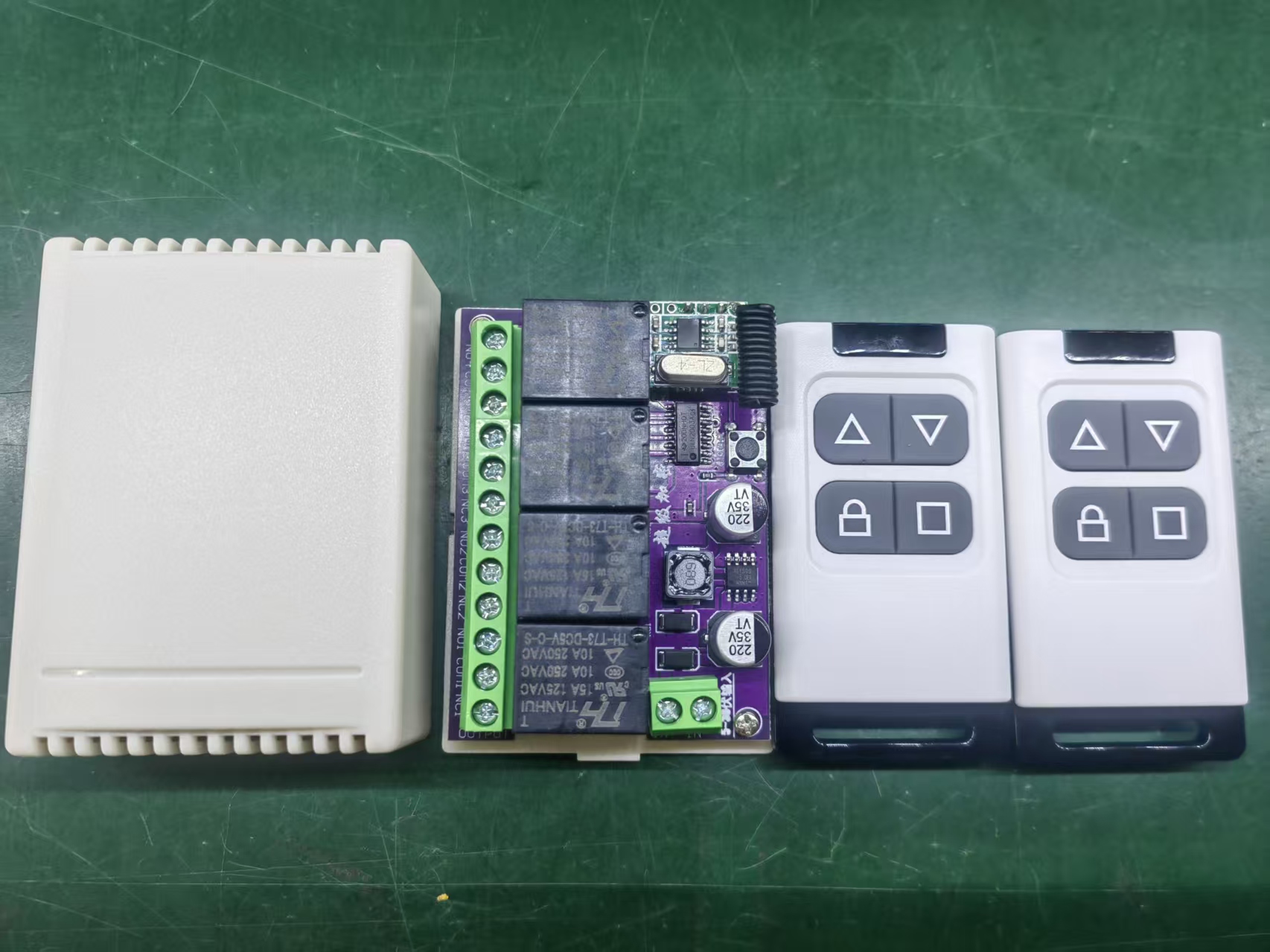 DC5-30伏宽电压滚动码四路遥控开关ZL-YK4G