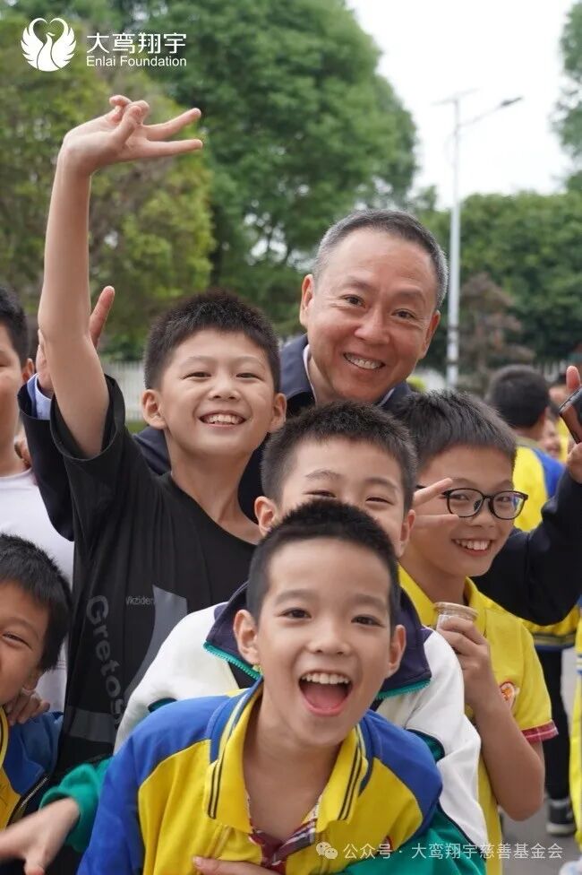 江西省余干县春泥小学“周恩来班”命名授牌暨“周恩来班网”子网站上线仪式在春泥小学顺利举行