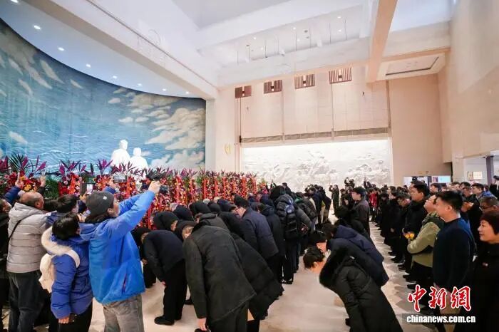 缅怀周恩来总理逝世五十周年 | “从未远去的身影”忆思会与“周恩来班”伟人精神的薪火传承