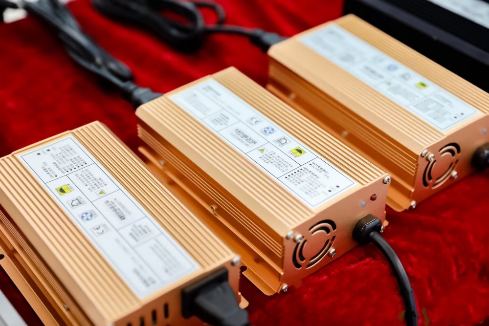 电动叉车充电“七必须”注意事项